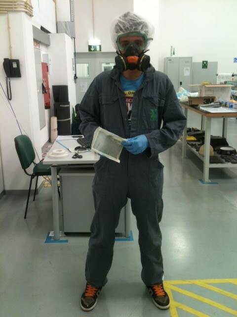 Me learning of to use autoclave, a machine for industrial processes that use temperature and pressure